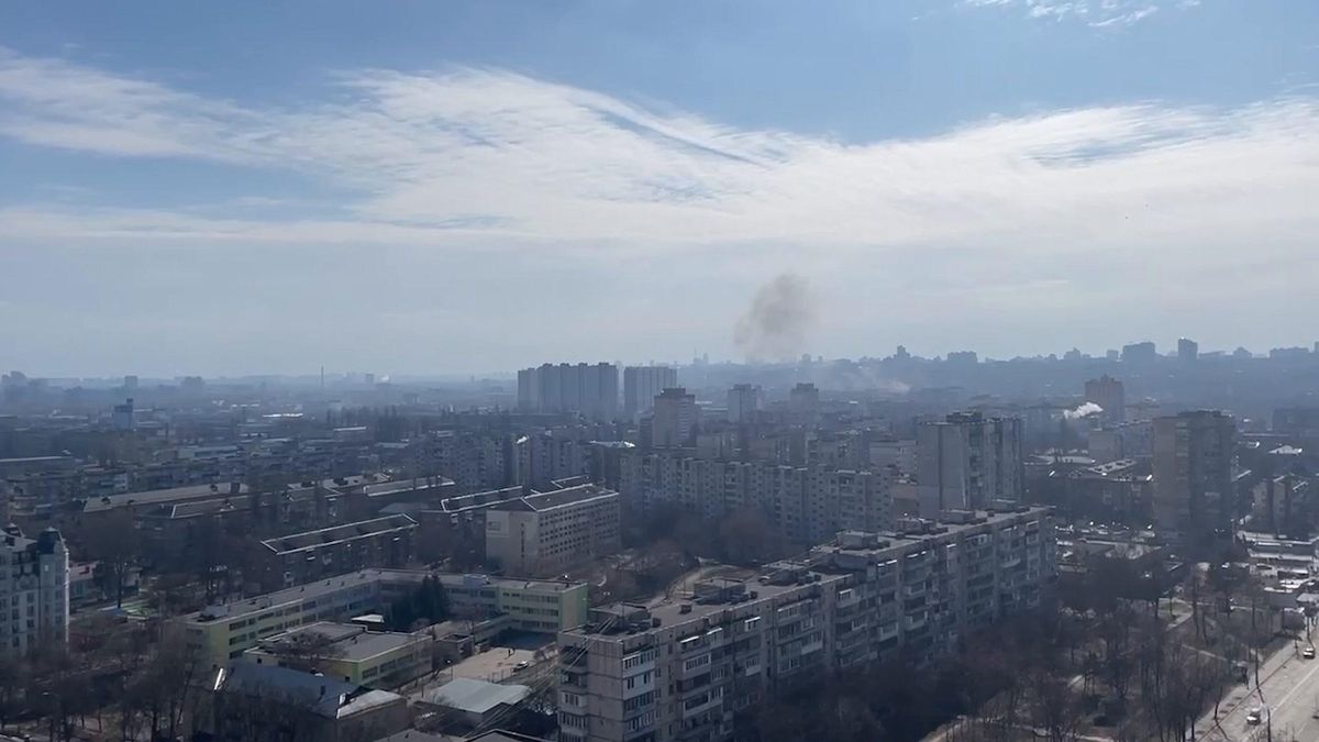 Reportage da Kiev. Arrivano i primi missili e cadono random sulla città