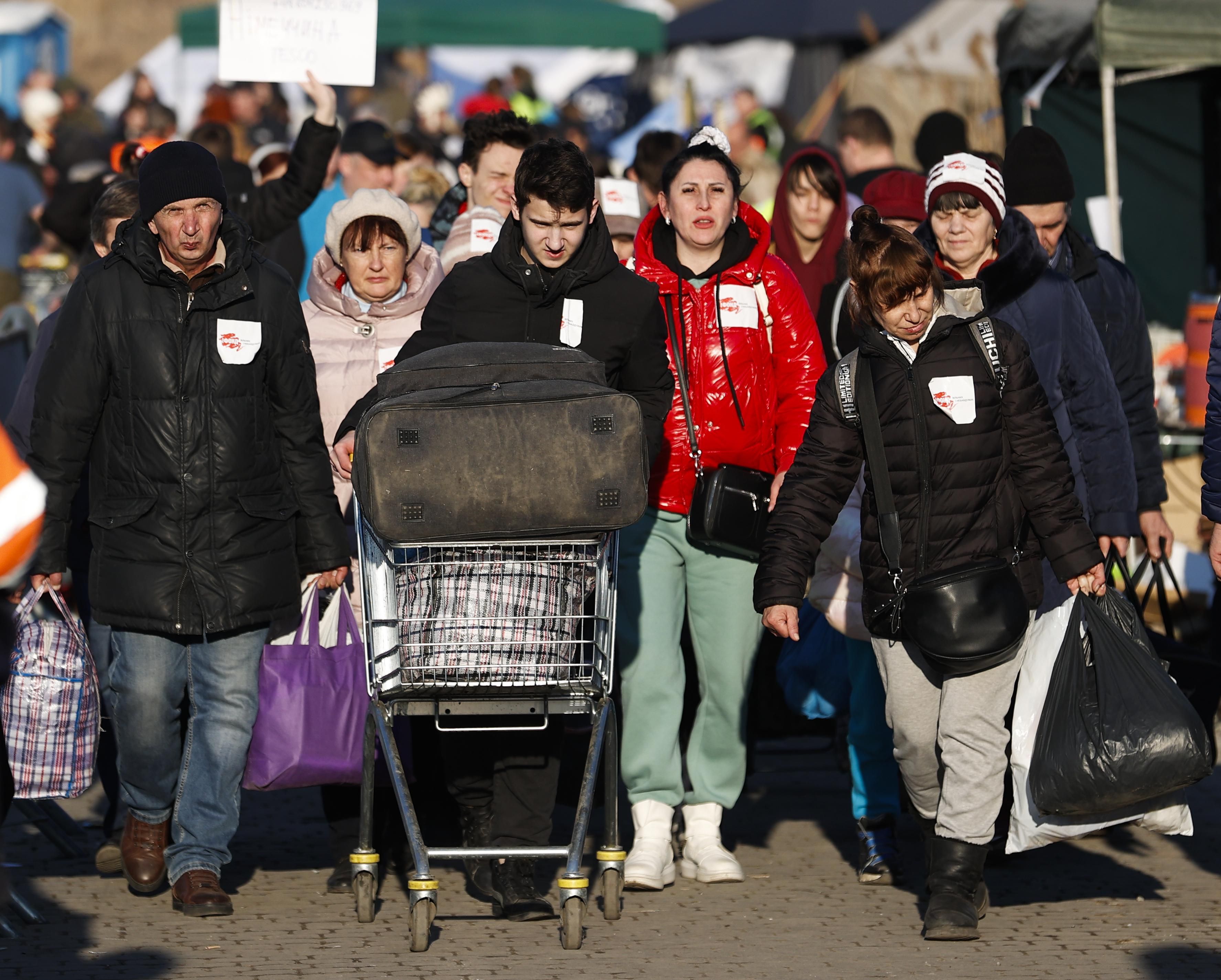 Profughi nelle mani delle coop che sfruttano gli immigrati