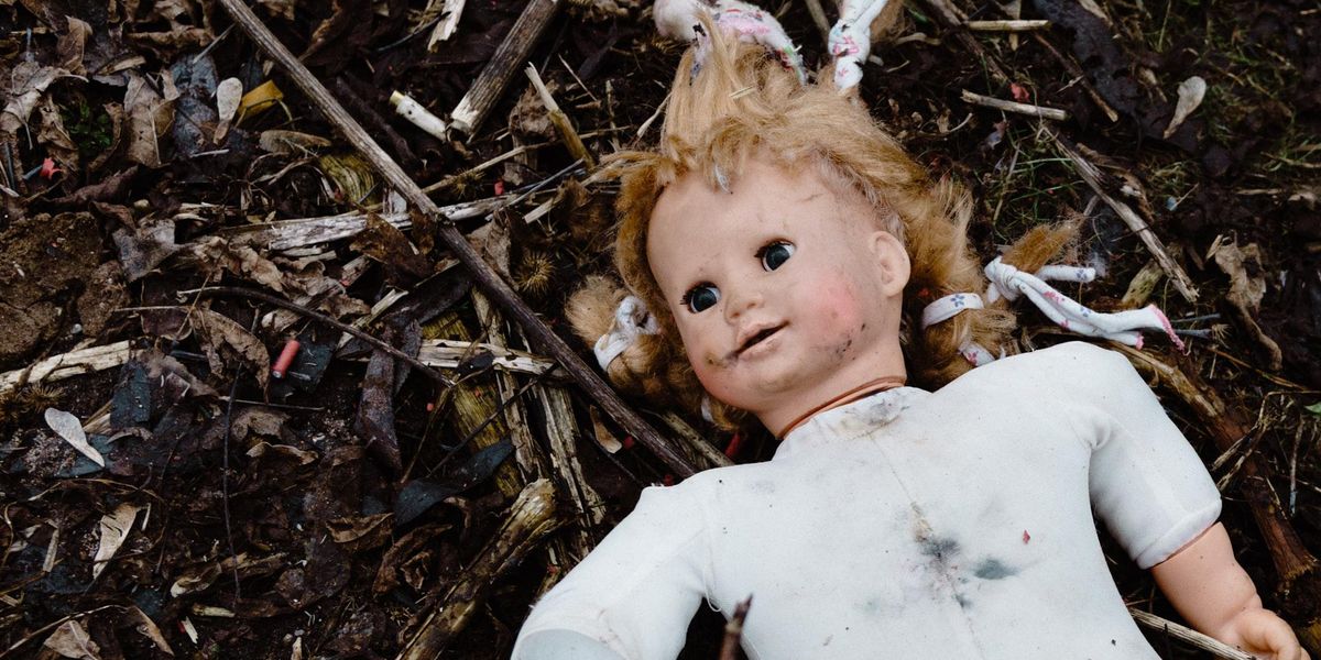 People Share The Most Oddly Violent Facts They Know