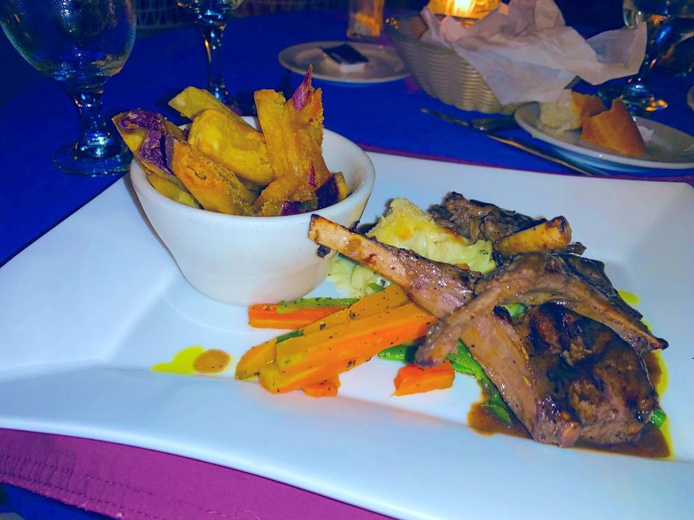 Jamaika'da Fransız Restoranı Charela Inn: Bir İnceleme 3 img