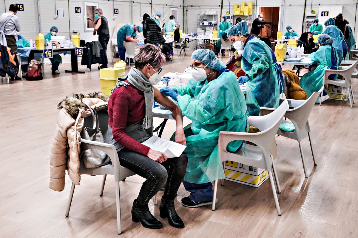 Scongiurata la quarta dose per tutti. Per ora