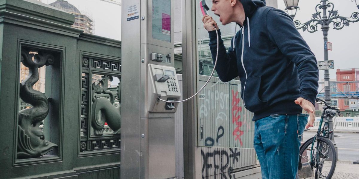 Men Share The Red Flags Guys Display That People Should Look Out For
