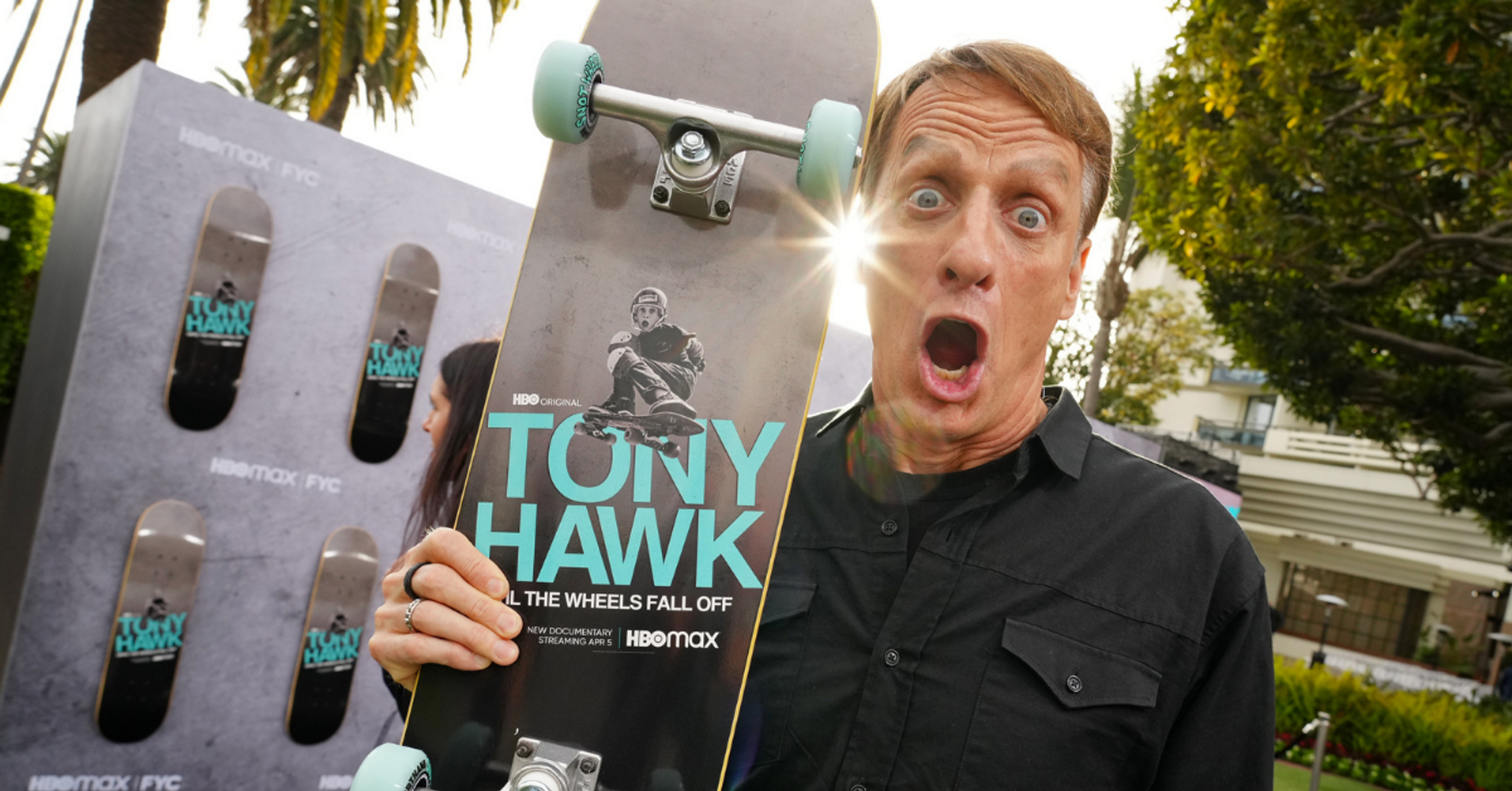 Tony Hawk Has Fans LOLing With His Thread About Not Quite Being Recognized On An Elevator