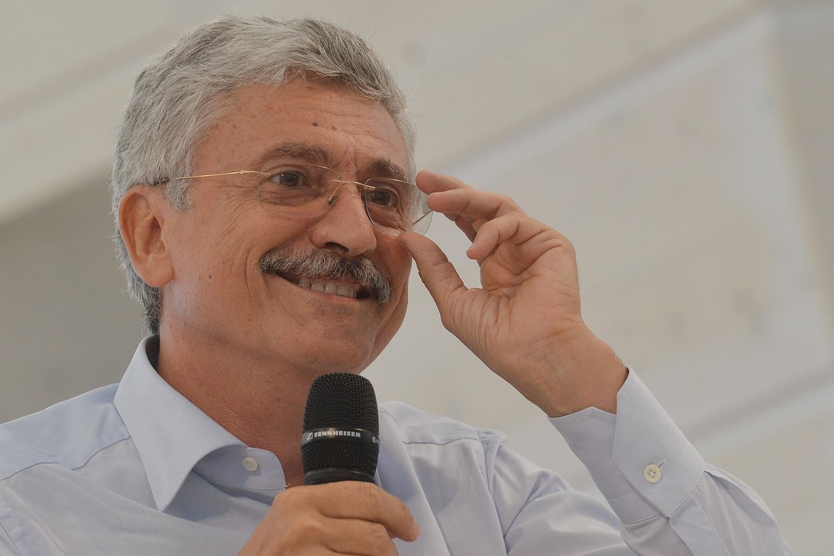 Il broker di D’Alema coinvolge gli ex ministri Trenta e Scotti