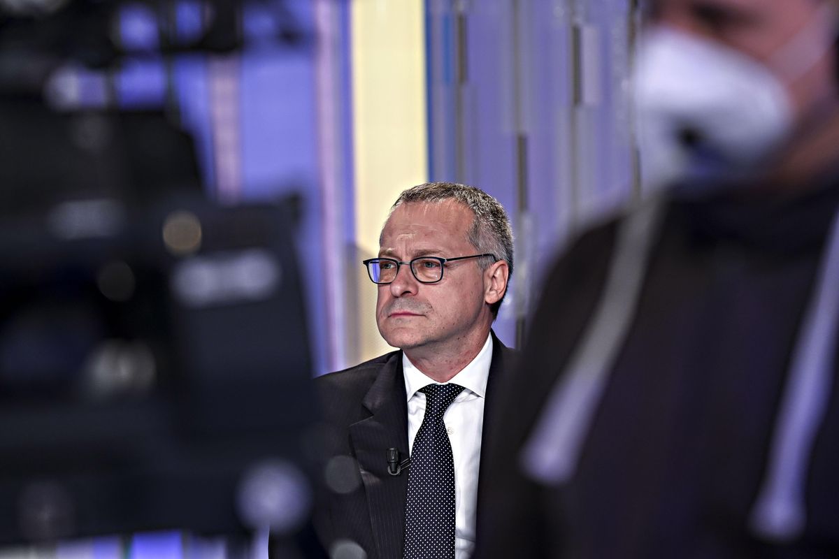 Cortocircuito di Bonomi che accusa i colleghi di speculare sull’energia