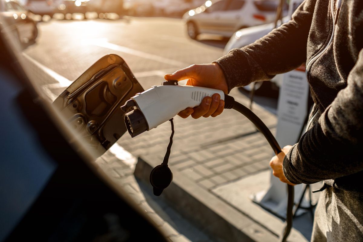 Per avere l'auto non bastano sei mesi: gli incentivi diventano un bidone