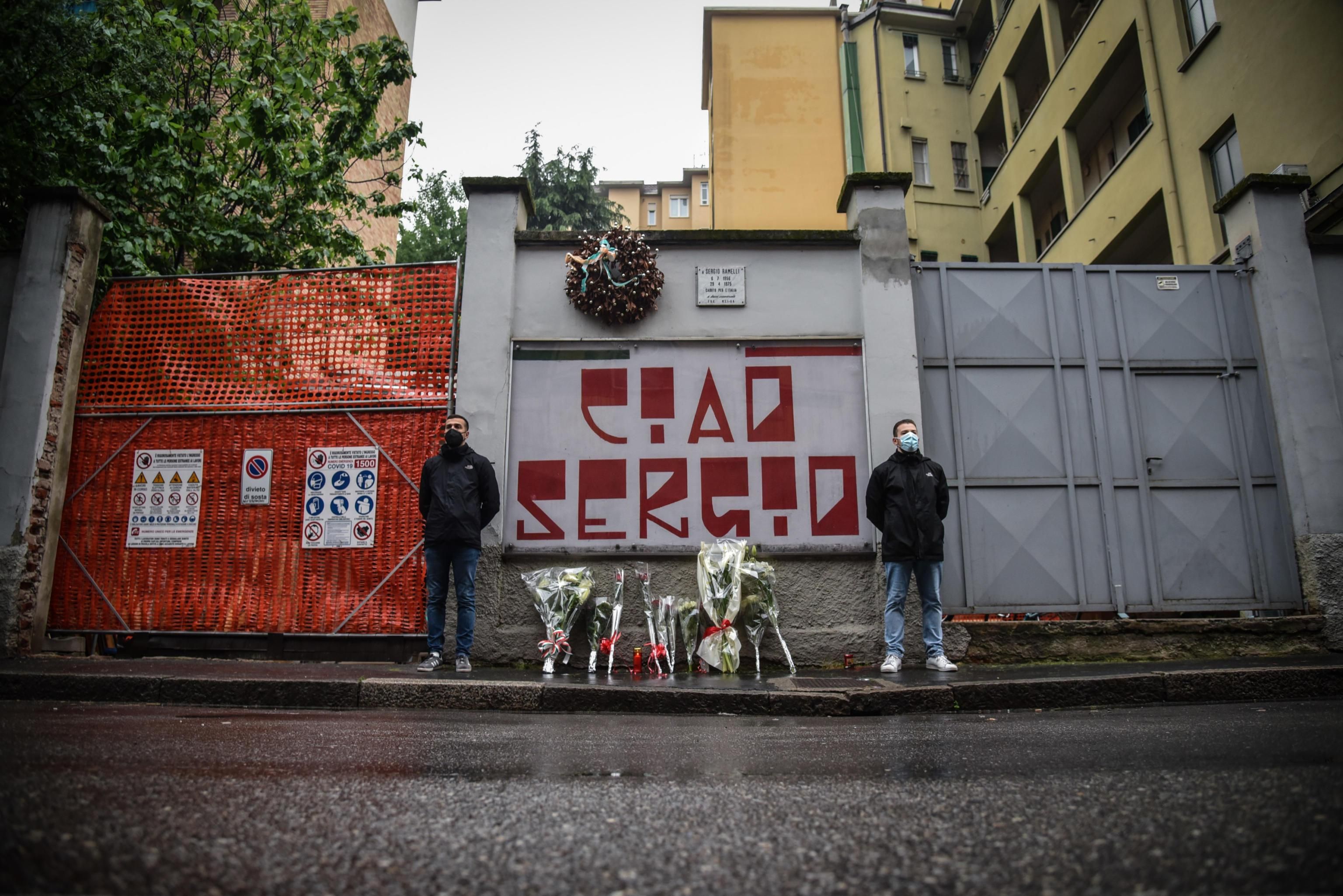 «Repubblica» fa la pace con l’Anpi e invoca il divieto di ricordare i morti
