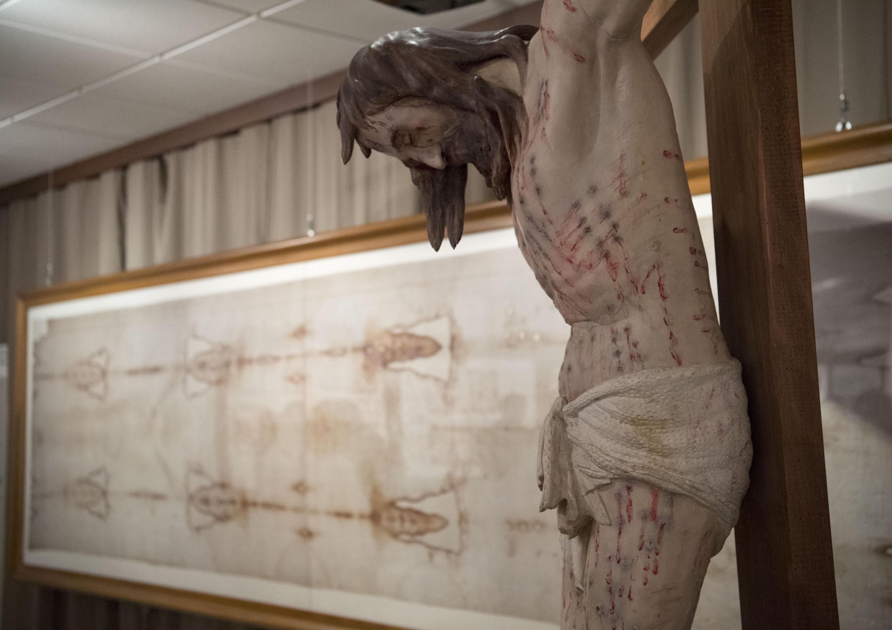 «La Sindone invecchia e questo ci rivela che ha 2.000 anni»