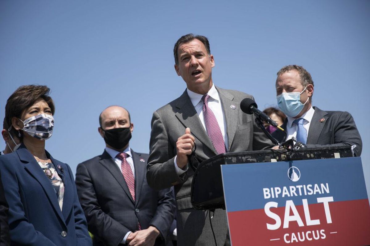 Supreme Court rejects attempt by blue states to get tax cuts for the rich | The U.S. Supreme Court on Monday rejected an attempt by Democratic-led states to get a massive tax cut for the rich. The court has declined to review a challenge brought by New York, Connecticut, New Jersey, and Maryland to the $10,000 federal cap on state and local property and income tax deductions, also known as - Vimarsana News