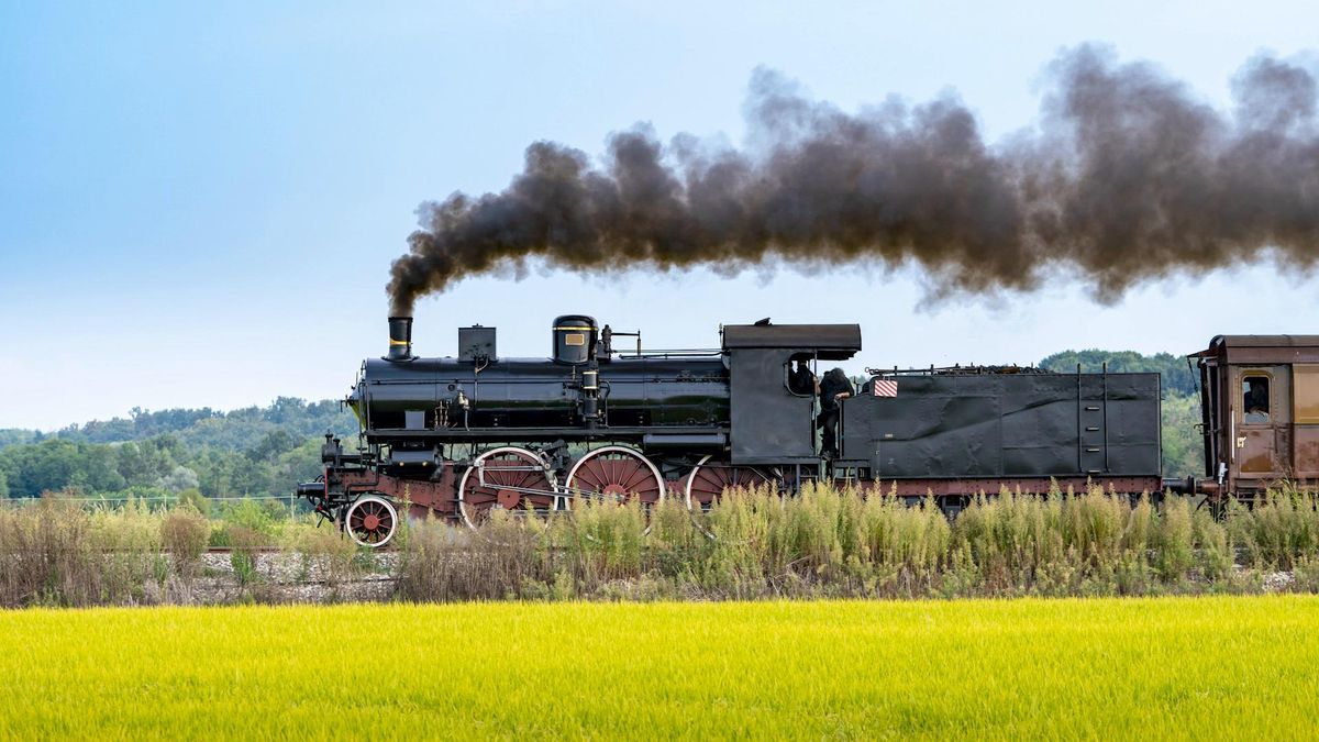 Girare l'Italia a bordo dei treni storici per riappropriarci del tempo
