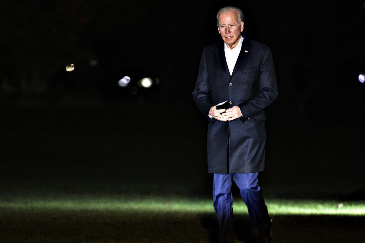 Per gli americani Biden è inadeguato. Il presidente ha bisogno di badanti