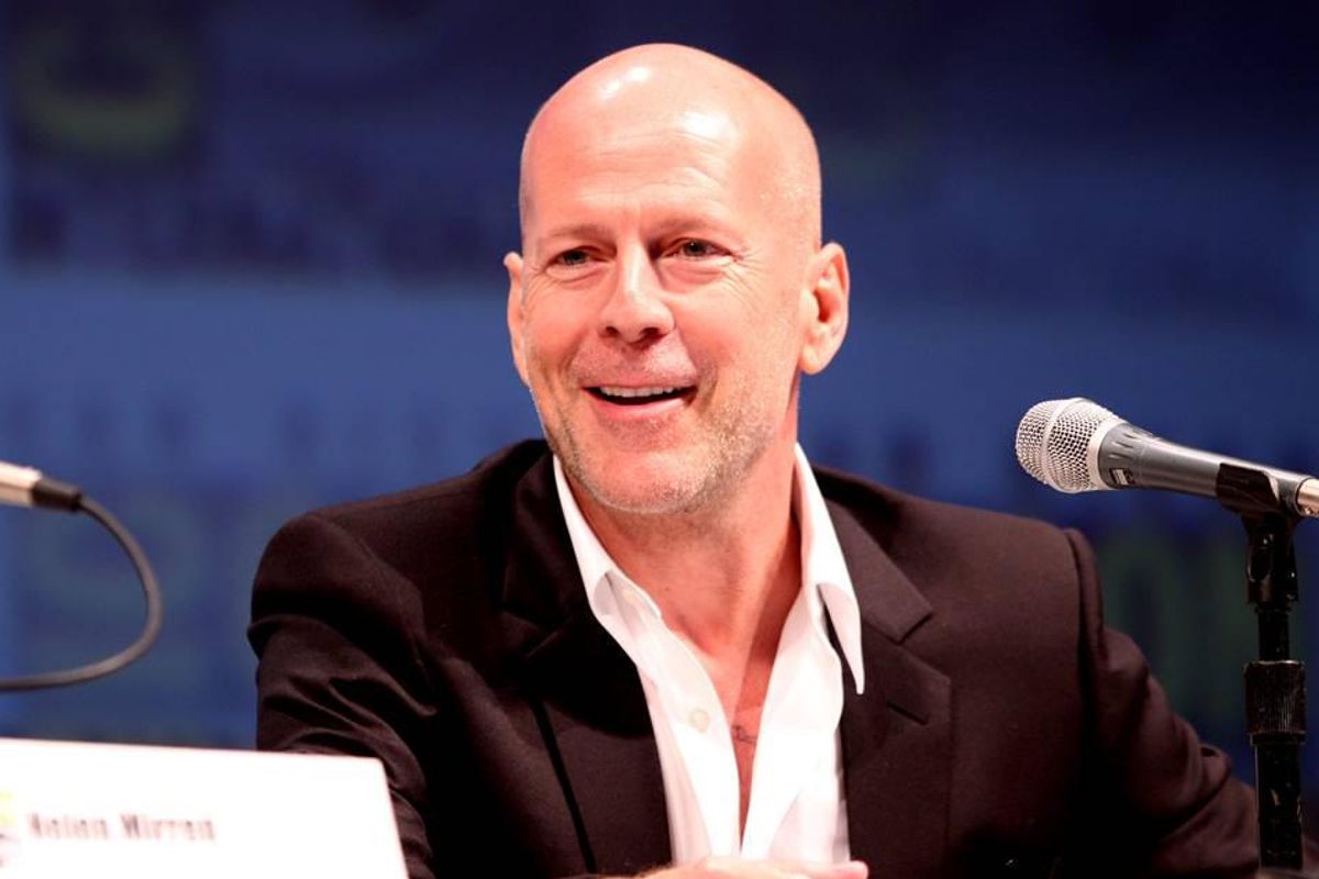 Bruce Willis' family announces he has aphasia - Upworthy