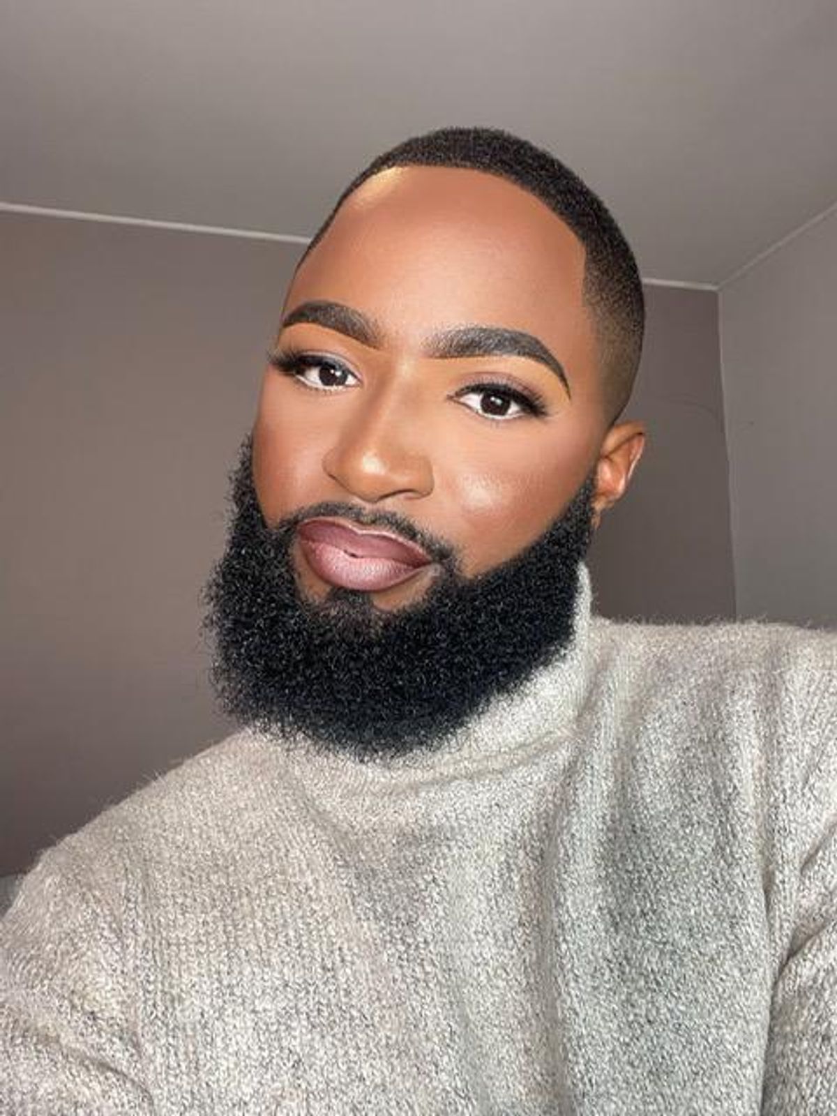 Damilola Adejonwo, Beauty Content Creator - xoNecole - Damilola Adejonwo: Sexy Pics Of The Bold And Beautiful Influencer