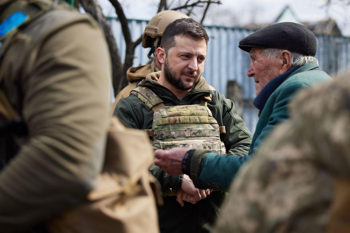 Zelensky guarda in faccia la realtà: «Trattiamo nonostante le atrocità»