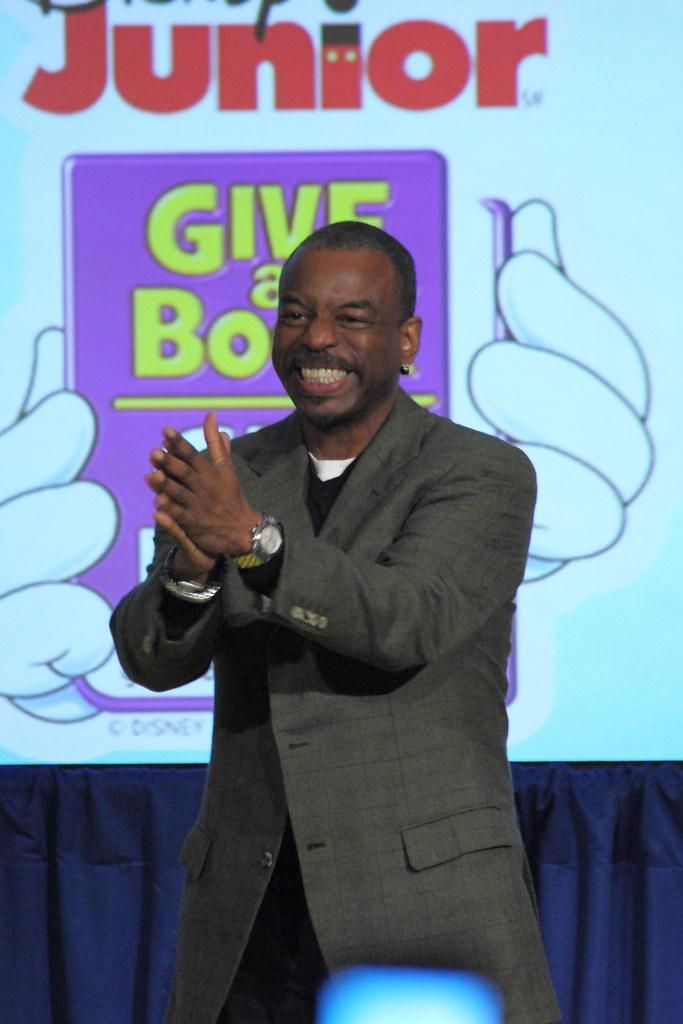 LeVar Burton will receive a Lifetime Achievement Award at the new