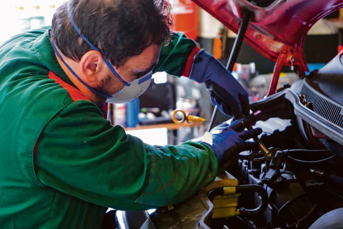 I vostri soldi, la stangataora viaggia in auto. In un anno 500 euro in più in manutenzione