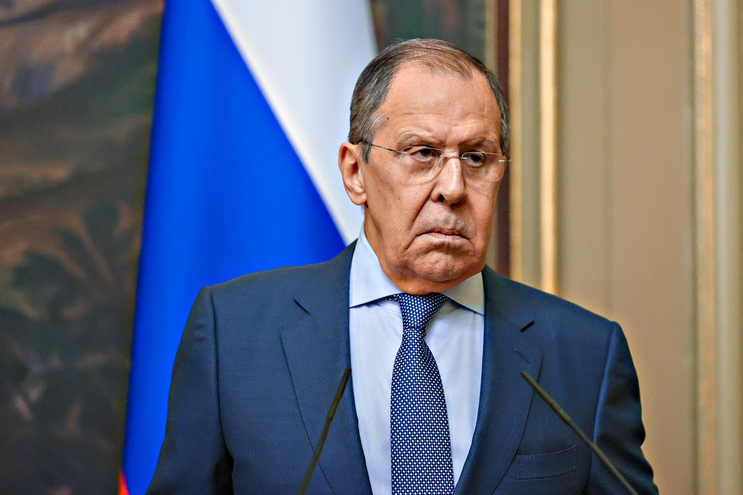 La versione di Lavrov: «Mercenari e ufficiali Nato anche nell’acciaieria»