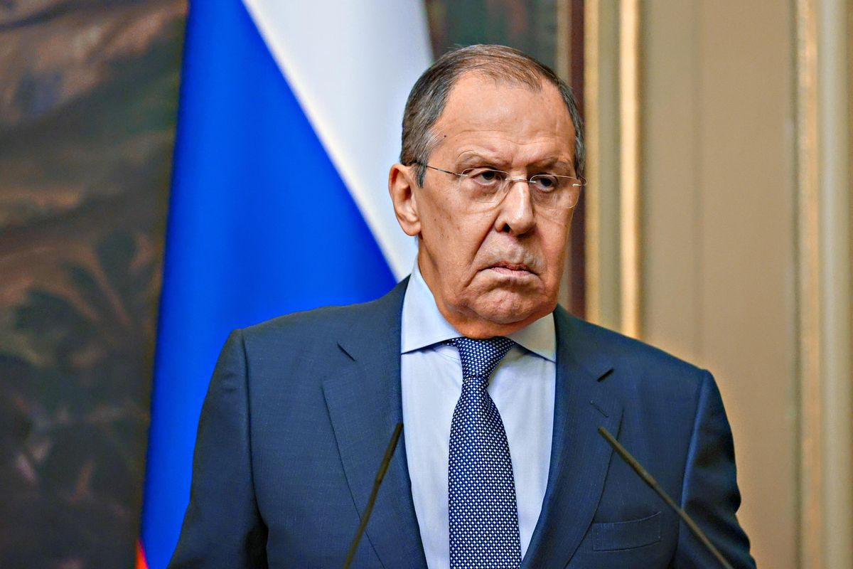 La versione di Lavrov: «Mercenari e ufficiali Nato anche nell’acciaieria»