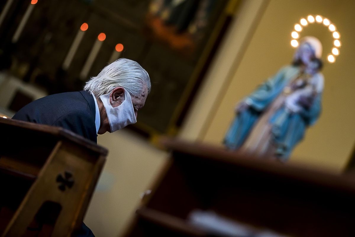 Adesso tutti si arrogano il diritto di imporre l’obbligo di mascherina