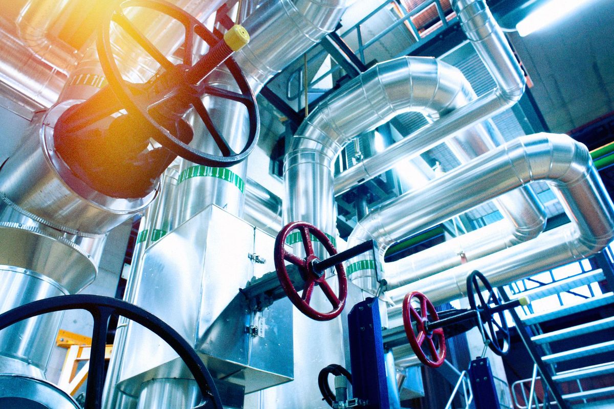 Alzare la tassa sugli extraprofitti è inutile e fa male alle nostre aziende