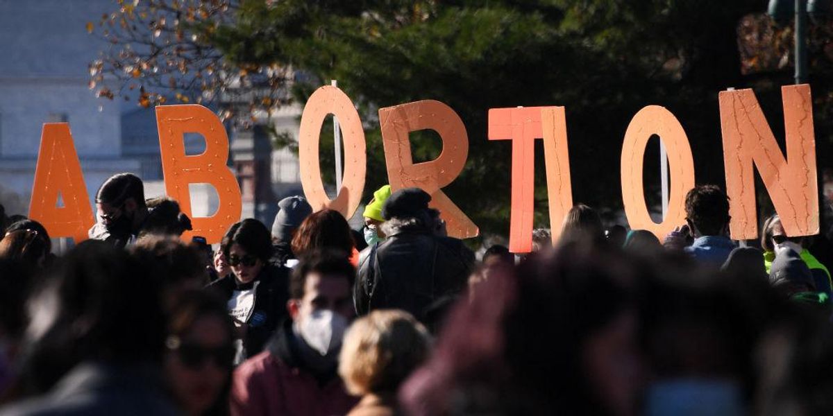 Pro-abortion protest in Los Angeles turns violent, at least one police officer injured