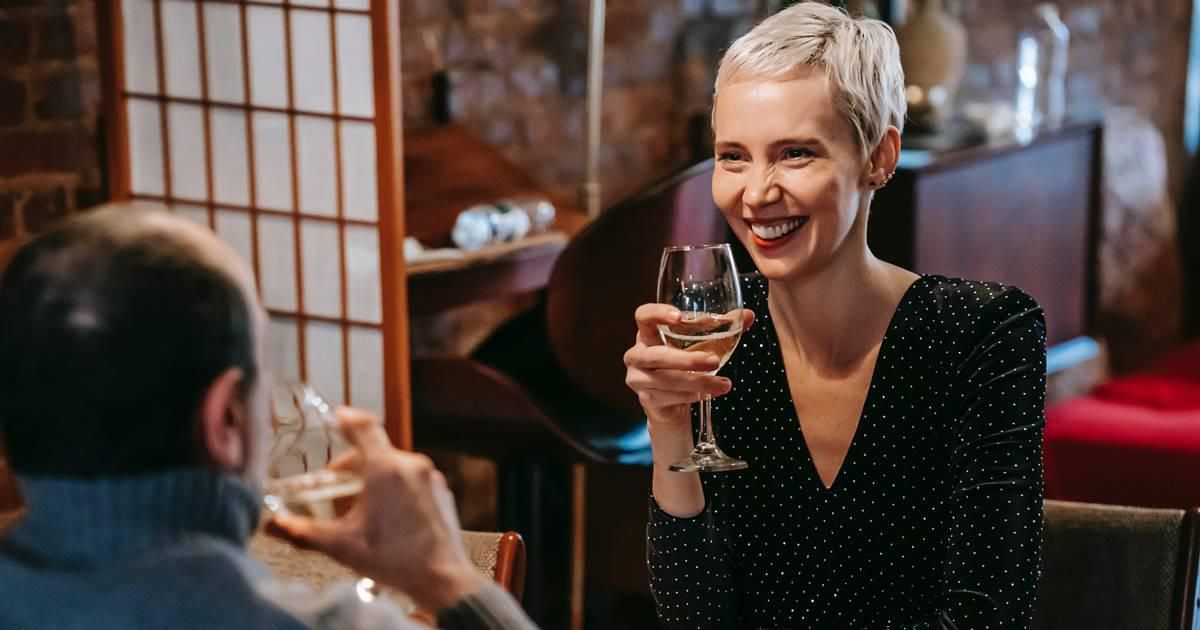 flirting, how to flirt, flirting studies