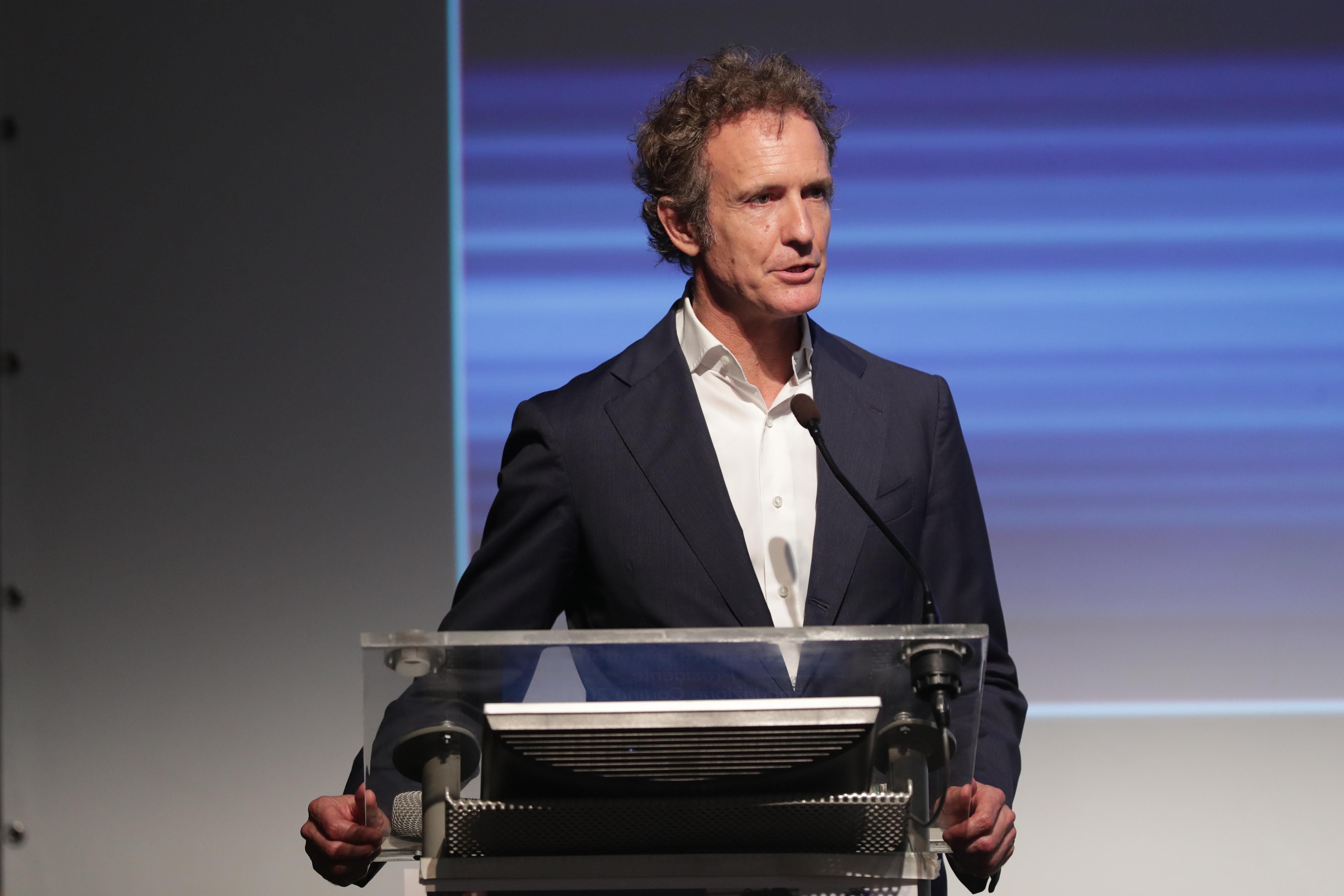 Autostrade, Hra sottoscrive il closing su Aspi con un assegno da 8 miliardi