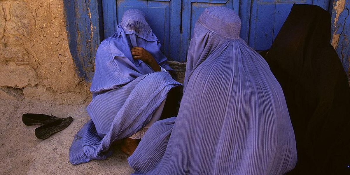 Watch Afghanistan women ordered to wear burqa by Taliban – Latest News