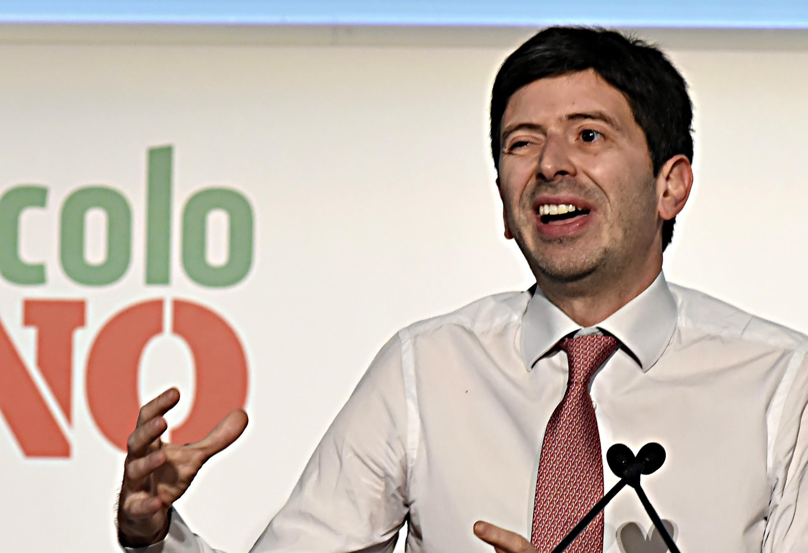 Più i booster fanno flop, più Speranza insiste