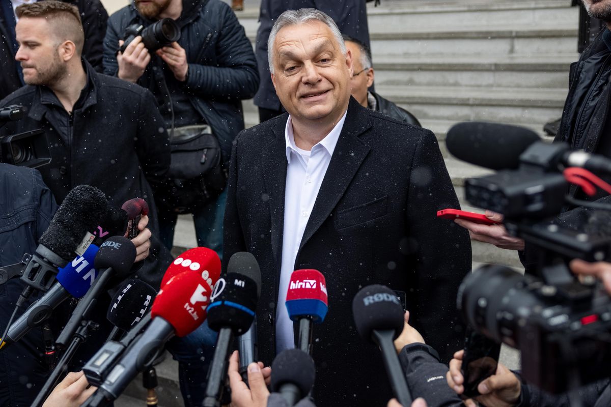 Petrolio, miliardi a Orbán. Per lo stop paghiamo noi