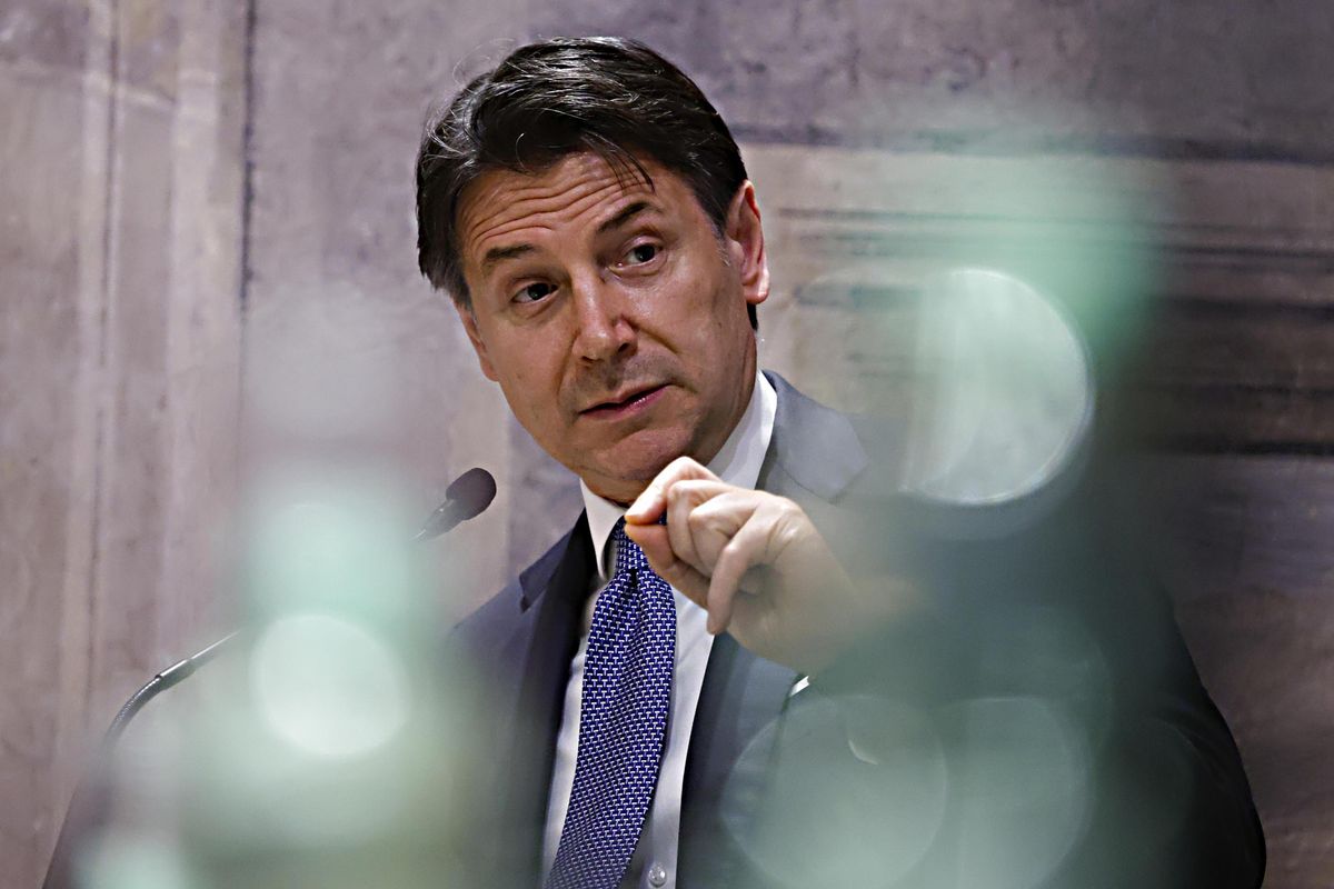 Conte sfida Supermario: è la solita manfrina? Gelo fra Vaticano e Colle
