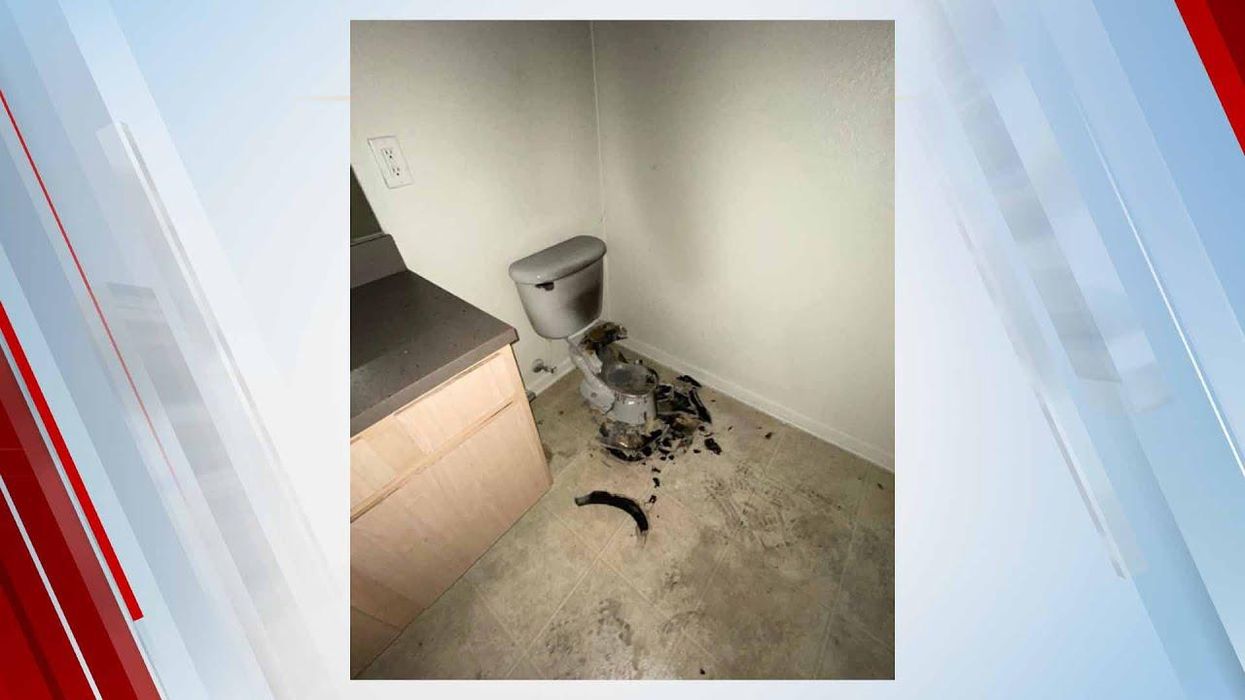 Lightning strike blows up toilet at Oklahoma apartment complex