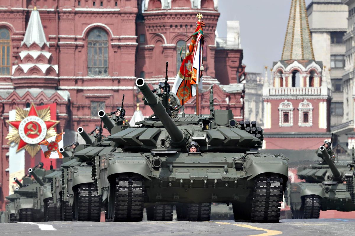 Pochi tank e niente voli acrobatici. L’Armata sfila ma col silenziatore