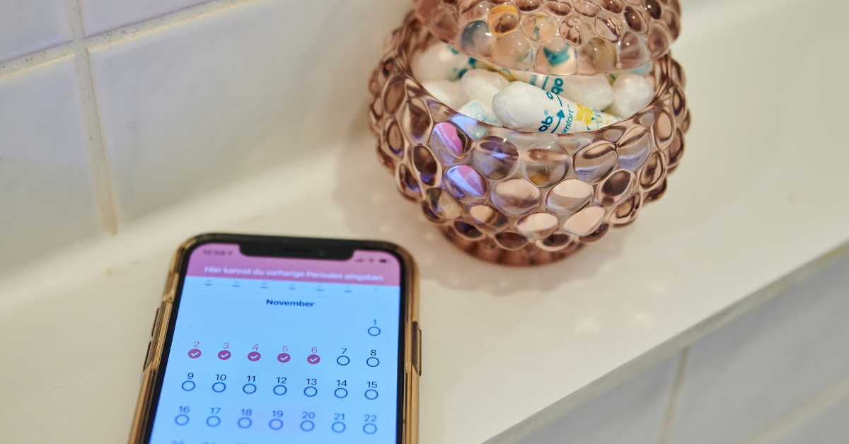 Pro-Choice Activist Warns Why Now Is The Time To Delete Your Period-Tracking App In Eye-Opening Thread