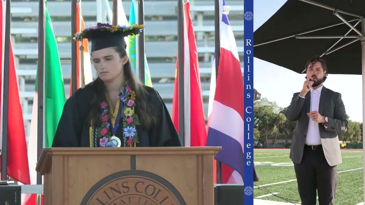 Non-verbal autistic student delivers stirring college graduation address using a computer program