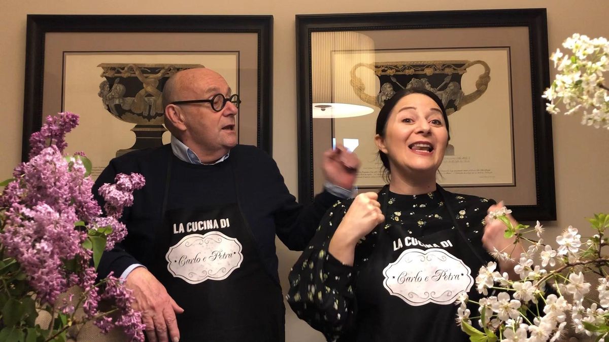 Le pillole di galateo di Petra e Carlo: gli strumenti del tè