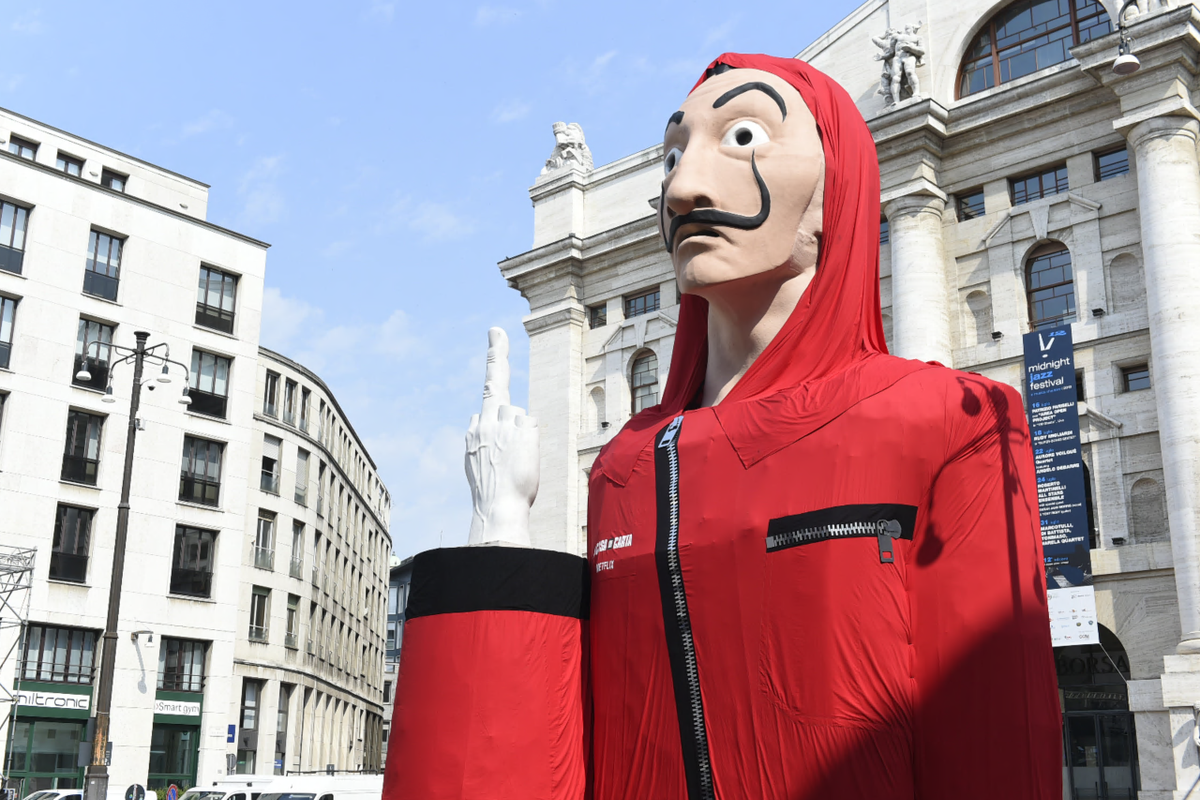 Netflix, la caduta non conosce soste: quando conviene investire?