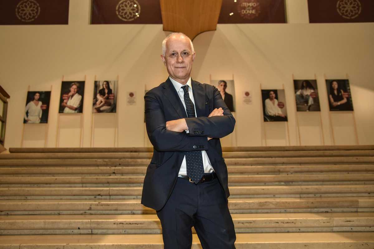 Sospesa giornalista del «Corriere» che aveva osato criticare Saviano