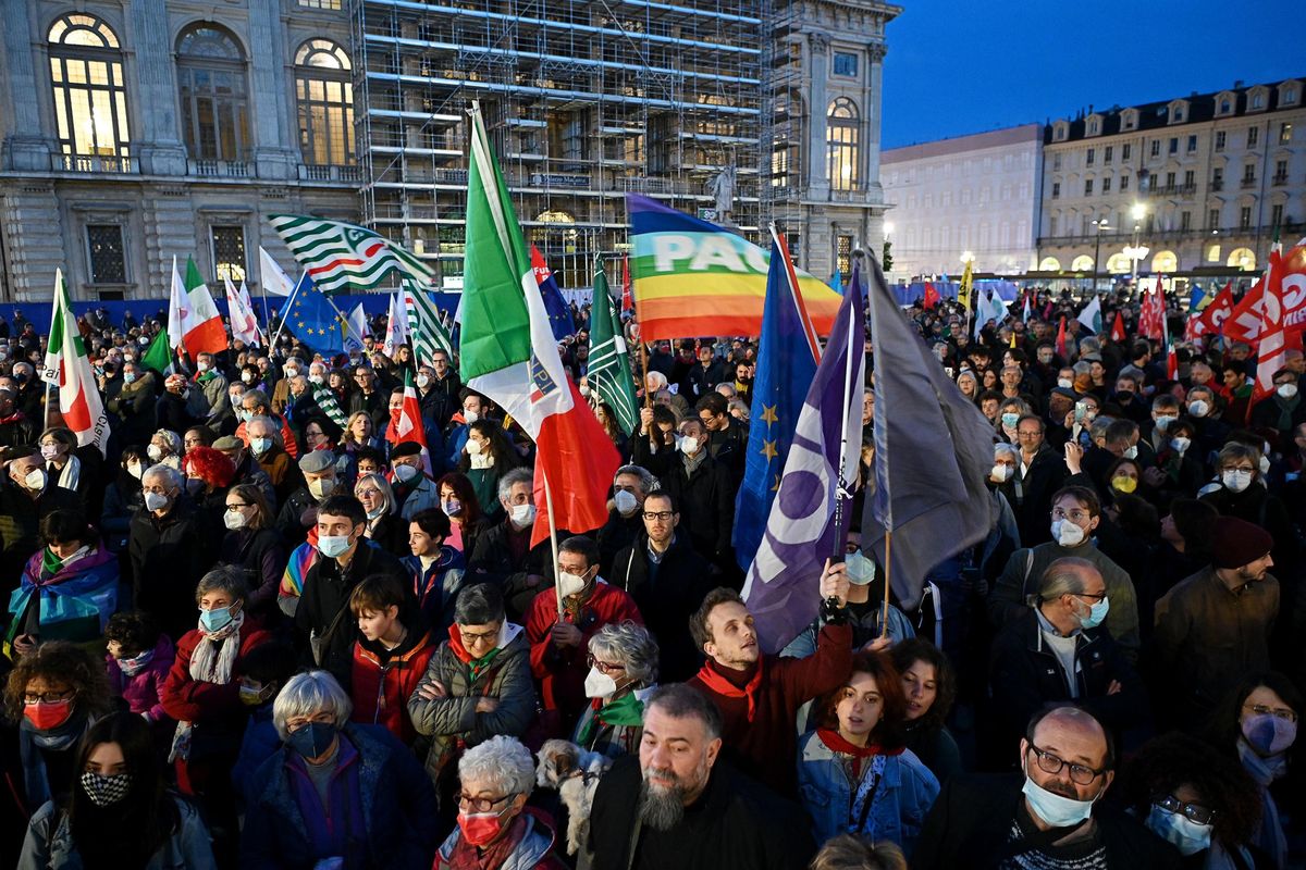 L'antifascismo permanente finisce col dare ragione al superfascismo