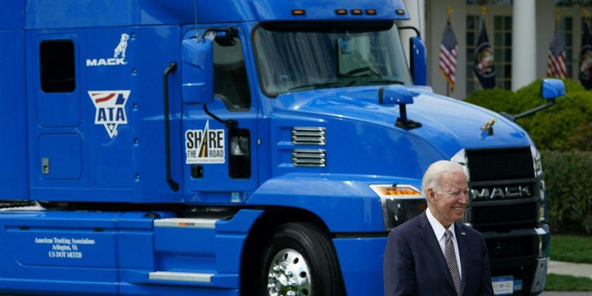 Analysts Fear Trucking Downturn Spells Doom for U.S. Economy 1 image