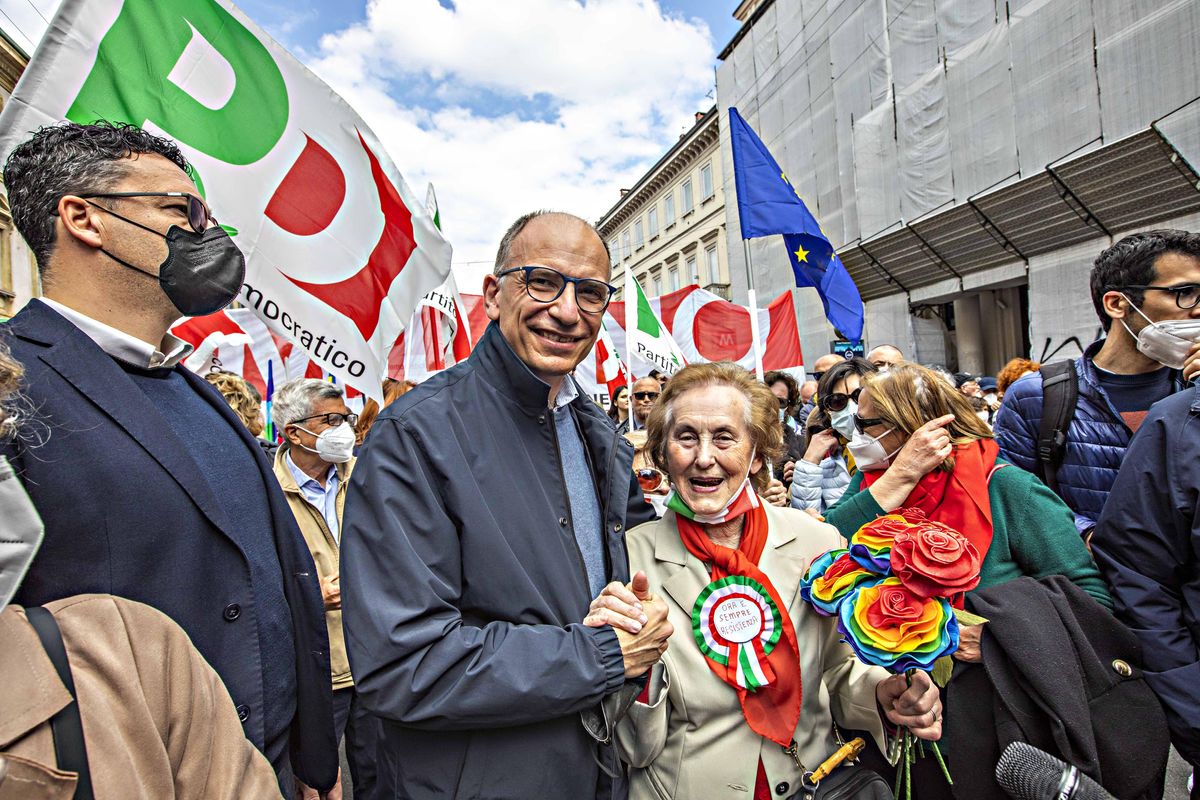 I Carc sono violenti solo se attaccano Letta