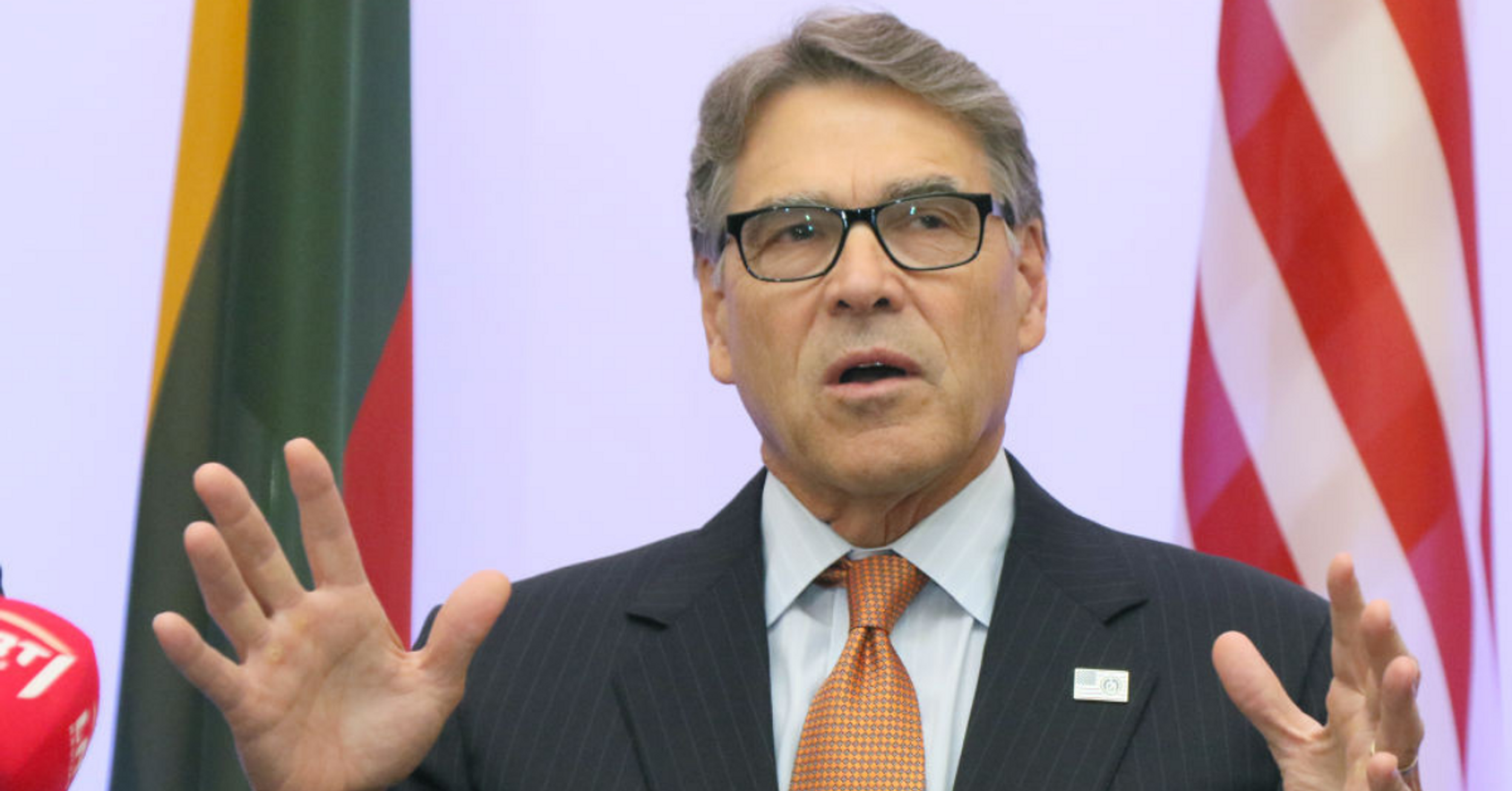 Rick Perry Dragged After Text Message He Denied Sending To Mark Meadows Was Signed 'Rick Perry'
