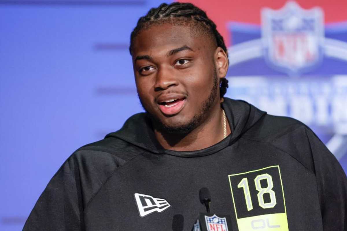 Houston Texans trade back to No. 15 overall and bolster O-line