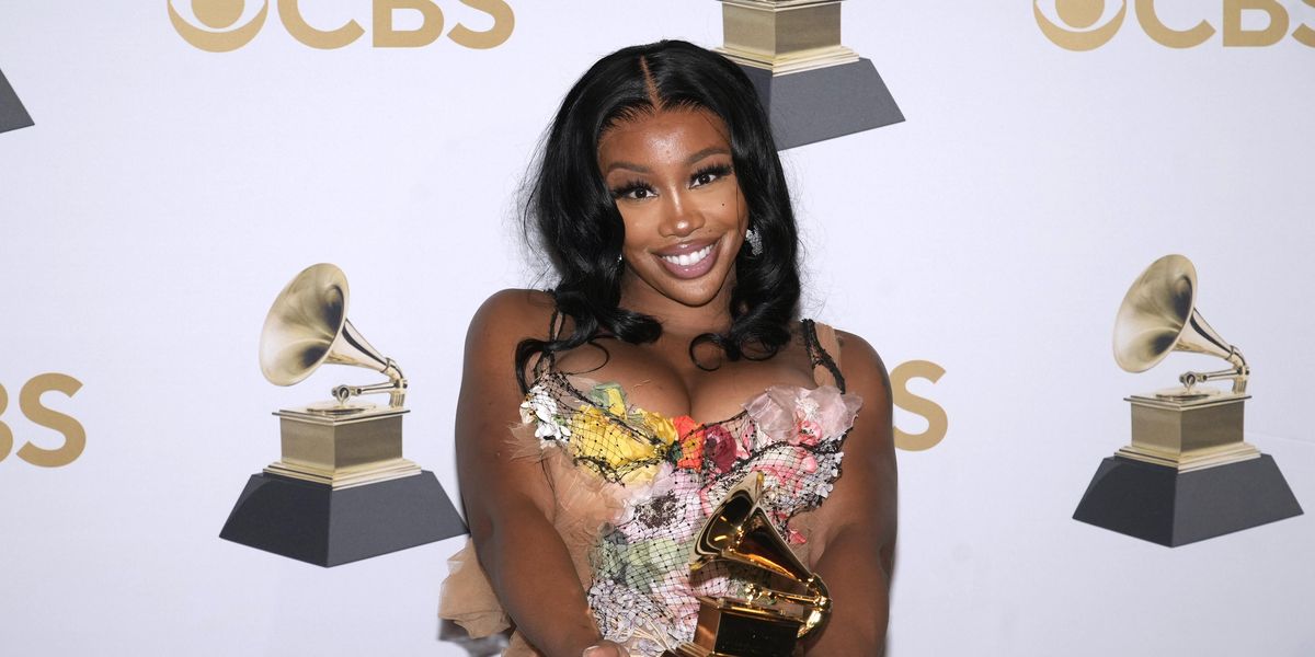 SZA Says It's Hard Not To Fall Into A 'Hole Of Self-Loathing'