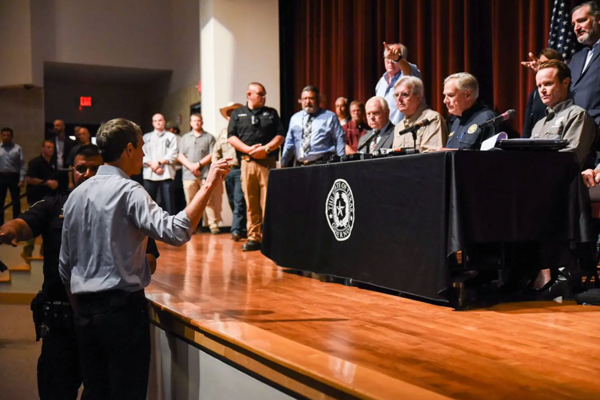 Beto O’Rourke confronts Texas Gov. Greg Abbott at Uvalde press conference: “This is on you”