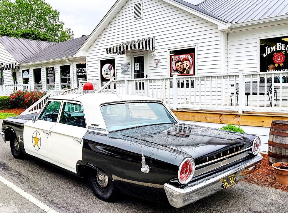 Old-fashioned Mayberry police car replica 