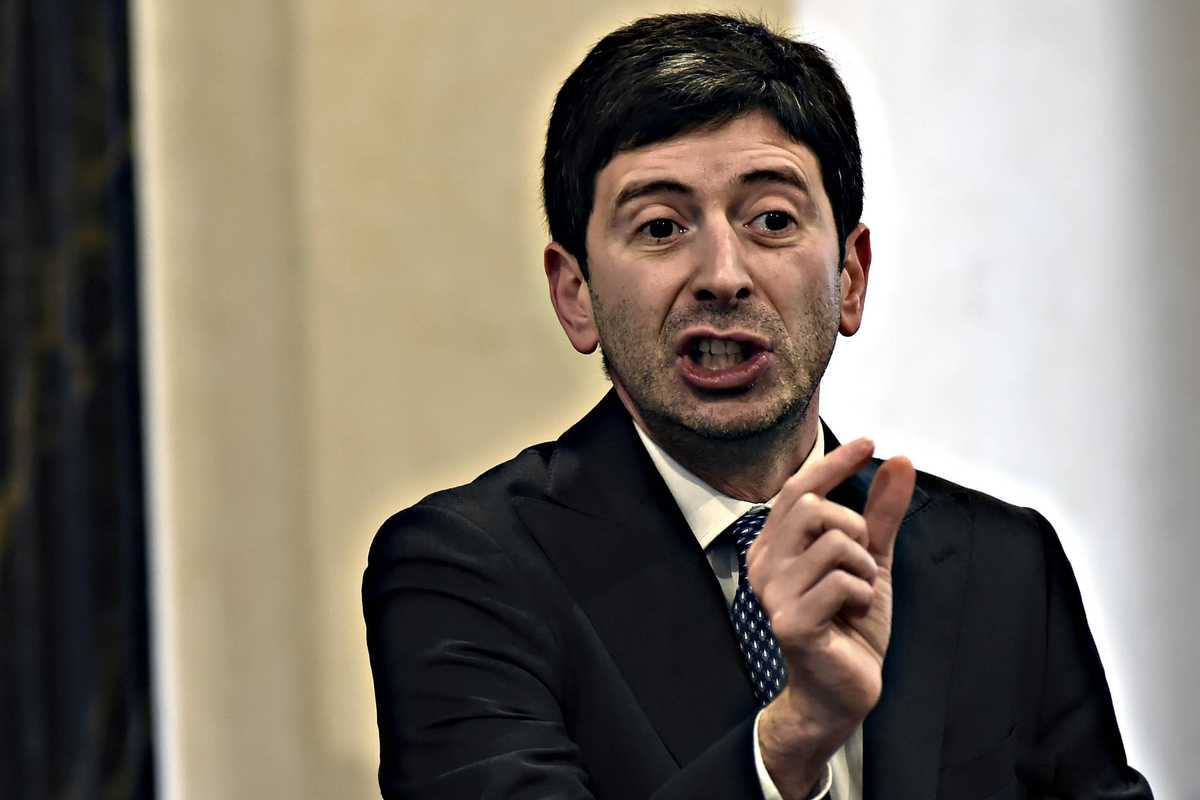 Tre pustole e Speranza parla di quarantene