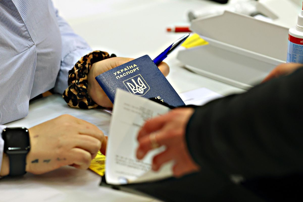 Il traffico dei finti profughi