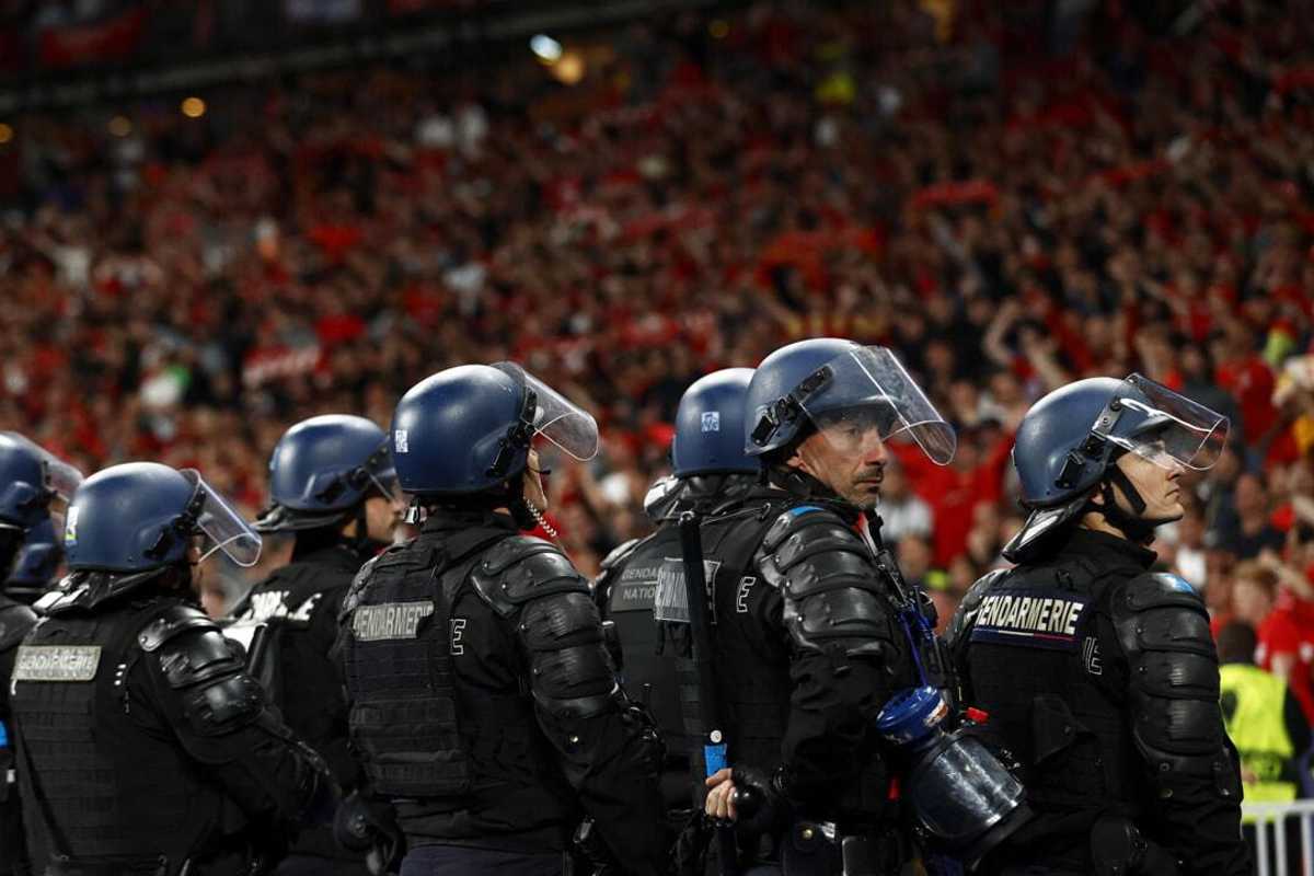 Champions League: Macron preferisce il caos, piuttosto che inimicarsi le banlieue