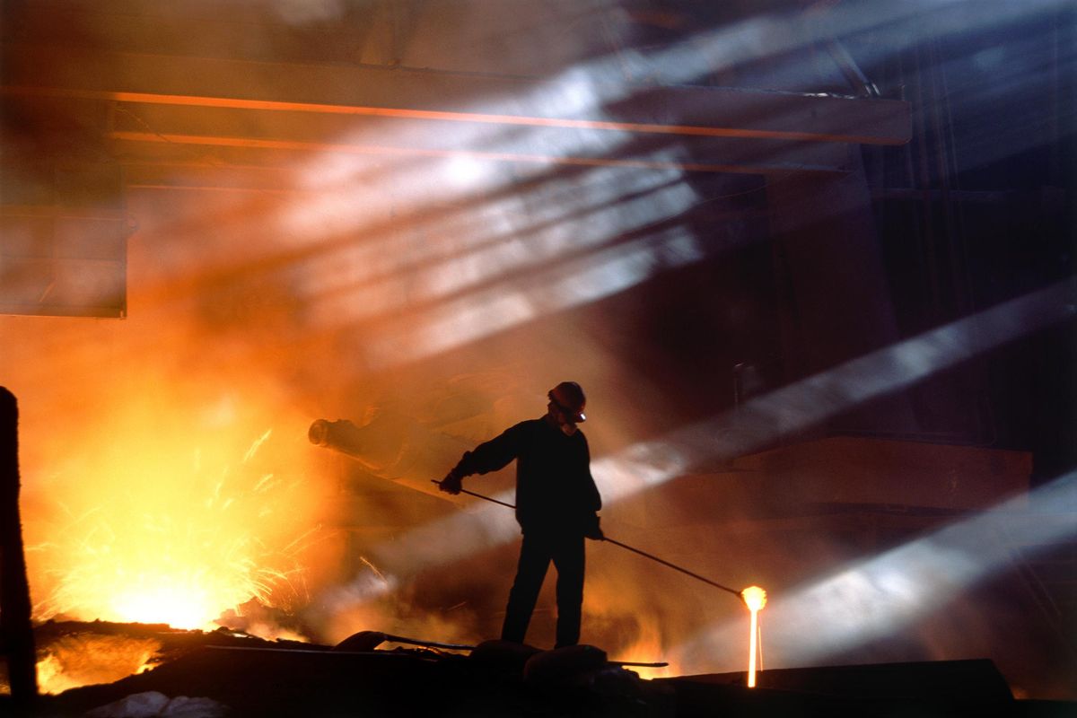 Bruxelles vuole accelerare sull’acciaio verde, ma così condanna 30.000 lavoratori
